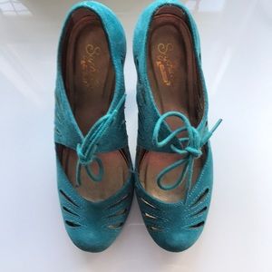Seychelles Teal Pumps